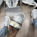 Tênis New Balance 9060 Premium – Branco com Cinza