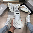 Tênis New Balance 9060 Premium – Branco com Cinza